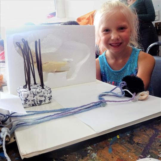 The seasons are changing fast!
Join our 4 week class Migrate or Hibernate? for grades 3-6.
In this mixed media class we'll do some sleuthing to find out who flees from winter and who sticks it out! 

articulture.org/collections/ch…