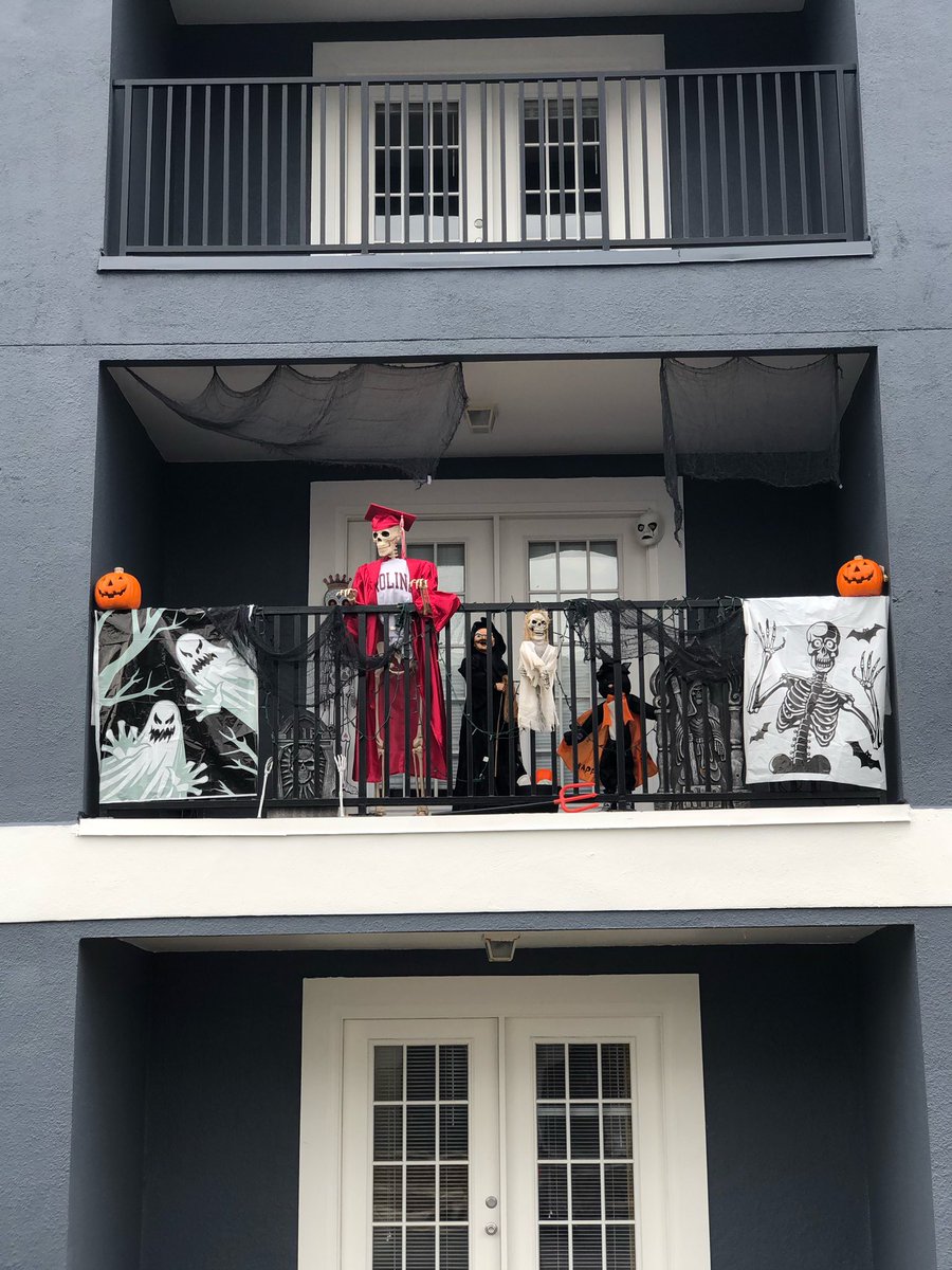 StadiumSuites's tweet photo. We are happy to announce that our Patio Decorating Contest starts today! Checkout last year’s Patio Decorating Contest winners! Decorate your balcony and get creative, showcasing your Halloween spirit! https://t.co/1BeAbaDo84