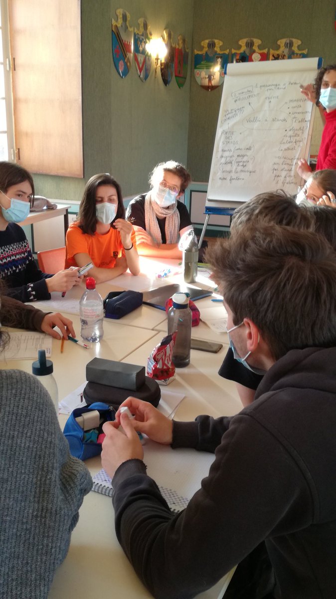 Chantiers, préparations de veillées et de grands jeux, cours théoriques, réflexions... on se forme de plein de manières pendant les stages de la Toussaint au <a href="/ClubVieuxManoir/">Club du Vieux Manoir</a> 😊
.
#patrimoine #chantier #educationpopulaire #educpop #chantierjeune #restauration  #jeune #jeunes