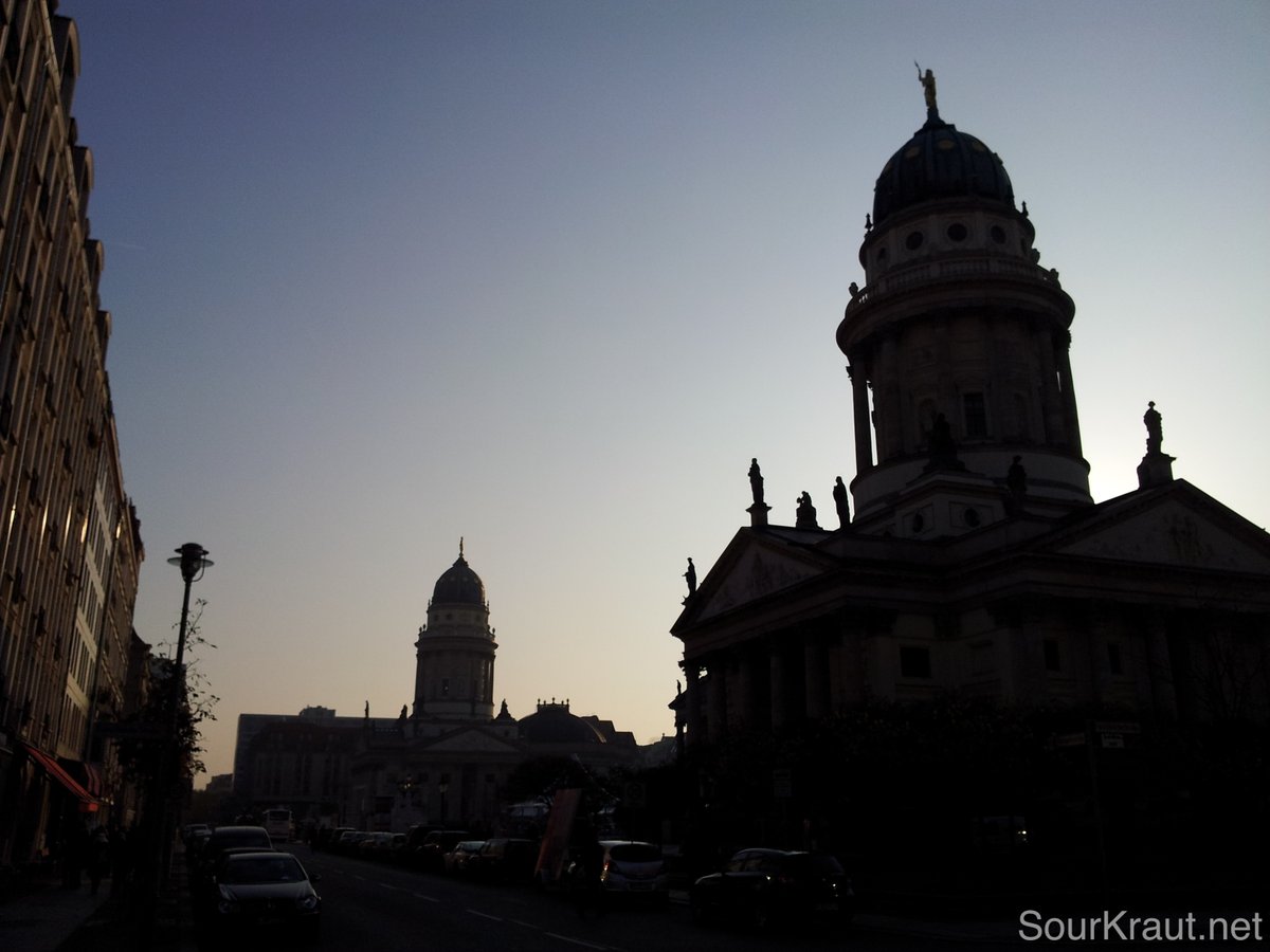 _SourKraut_'s tweet photo. The German and French Cathedrals at the Gendarmenmarkt, Berlin...🇩🇪

https://t.co/9QWxXADuHA

#Berlin #Germany #Travel #FolloForFolloBack #MondayMotivation https://t.co/9ILhAjo2WM