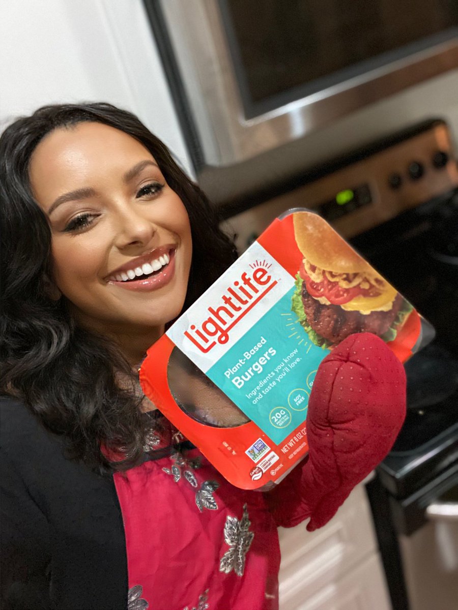 KatGraham's tweet image. Girl! I’m in!!! You guys know I’ve made a #CleanBreak from foods that don’t serve my wellness journey and @Lightlife can help you too! Go to their Insta  instagram.com/lightlifefoods and tell them what you want a clean break from! @lilly may give you a fun tip! ❤️🙌🏽 #sponsored