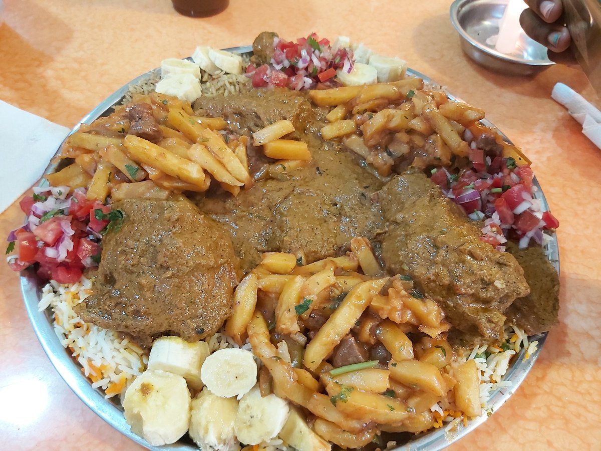 So today we decided to sample the food at Meddy dishes and weuh! These guys are very generous with their portions ..this is a platter for three #travelforfood #Foodie