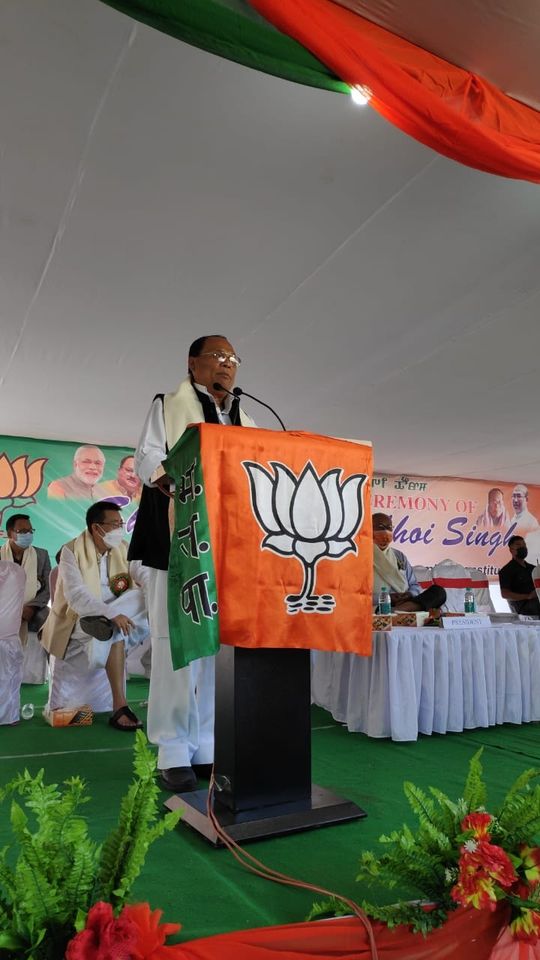 BJP4Manipur's tweet photo. Hon'ble CM Shri @NBirenSingh, Shri @STikendraBJP, President @BJP4Manipur ,Ministers, MP &amp; other party leaders were attended the flag hoisting programme of Shri O.Lukhoi SIngh. The ceremony was organised in the presence of @DilipSaikia4Bjp ji, Hon'ble MP &amp; National GS @BJP4India. https://t.co/GQoz0i3Ysp