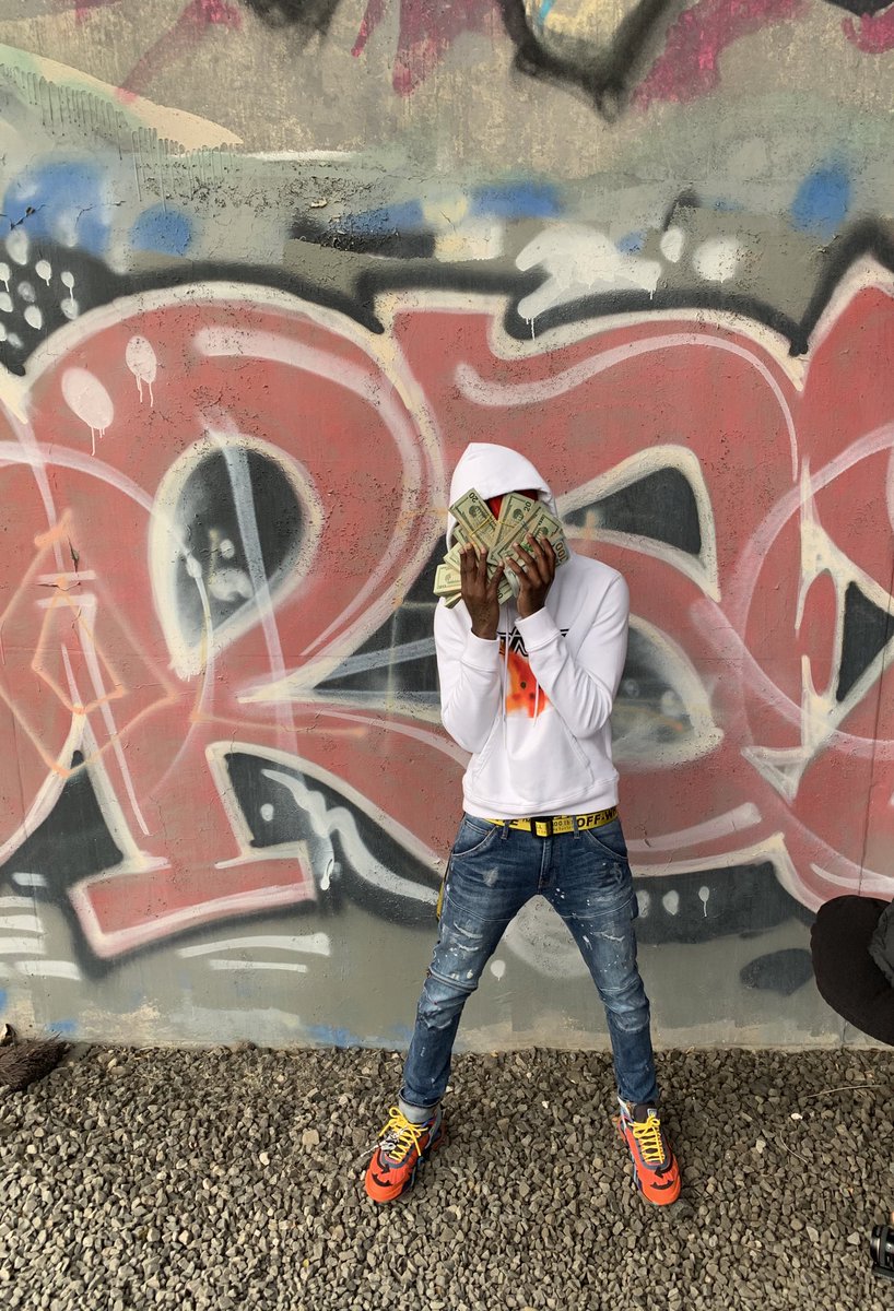 Dadochasing's tweet photo. I got new money , but I still ain’t changed 🔥💸 YP2 On The Way https://t.co/pQ4BkCUfYG