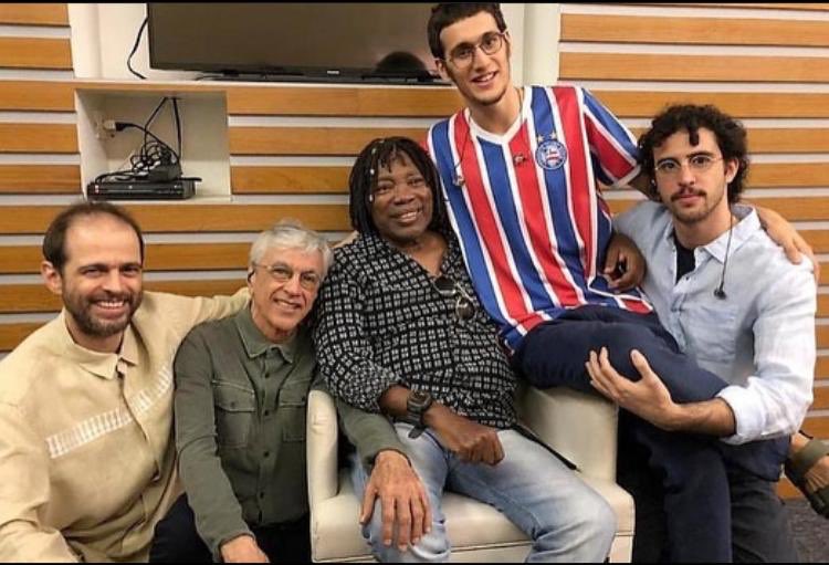 Feliz aniversário para o meu querido amigo <a href="/MiltonBituca/">Milton Bituca Nascimento</a> ❤️👈🏻

Milton é a força mais intensa da criação musical do Brasil no mundo desde Carmen Miranda e a bossa nova. Como esta, ele influenciou músicos do primeiro time global.