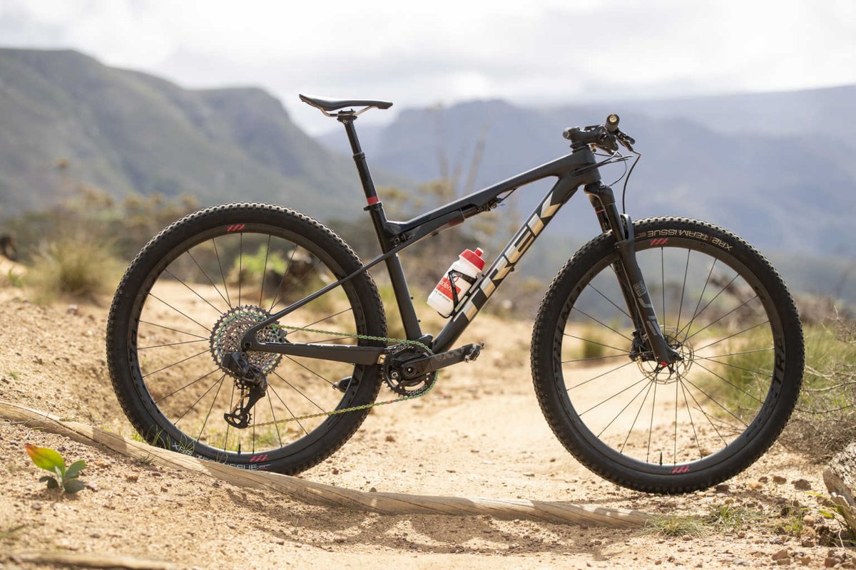 TrekBikesZA's tweet image. Take a closer look at @gearchangesa GART Athlete @kaivduring's Supercaliber!😍
Click the link below to see Kai’s full setup. 😎🤙

trek.bike/Kai_Supercalib…

📸 @garyperkin @bikenetwork.co.za
-
-
-
#TrekBikesZA #BikeNetwork #SuperCaliber #XCO #MTB #Fast