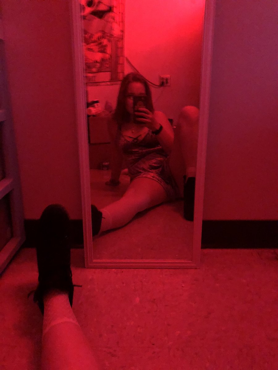 kittykat20003's tweet photo. cashapp- $kat110620 
venmo- katherineL1106

paypal- link in bio🥰🥰 

make my day losers, open your wallets to me https://t.co/rLkIrRHamz