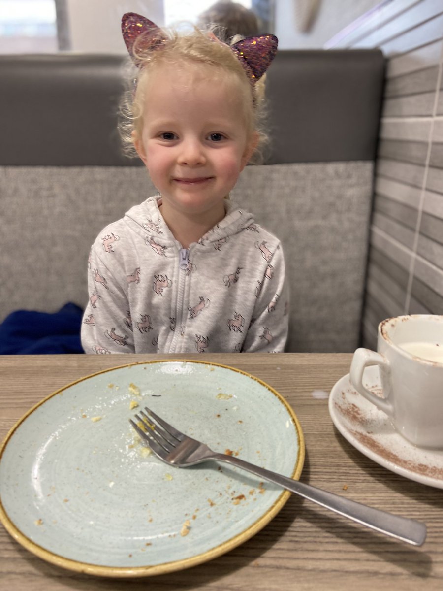 KirstMcGuinness's tweet photo. Here we have a glowing endorsement of #cafealba in #Airdrie. I don’t think I’ve ever seen a cleaner plate #MondayFunday #supportlocal #supportlocalBusiness https://t.co/oFWhOJPlvD https://t.co/YAteoreUam