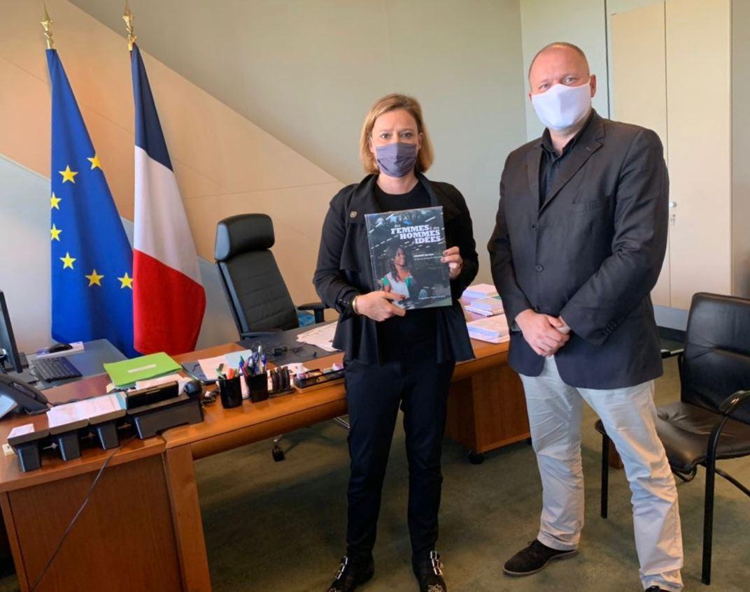 Ramener vers l'emploi ceux qui en sont éloignés, ça s'appelle de l'insertion mais ça marche d'abord par de l'activité économique.
Avec 44 établissements et plus de 4000 salariés, le président du <a href="/GroupeIdees/">Groupe IDEES</a>, Patrick Choux n'a pas que des idées, il les traduit en réalités !