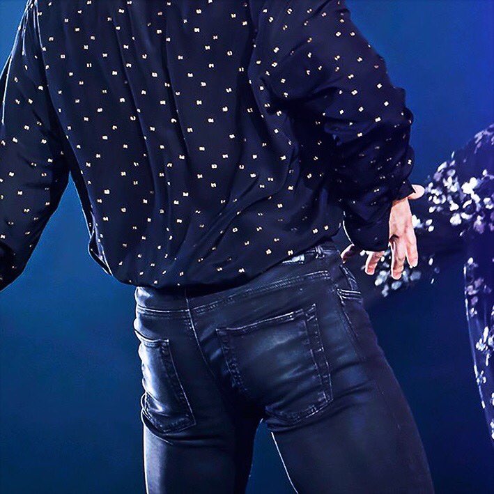 Jungkook’s perfectly sculpted body - a thread