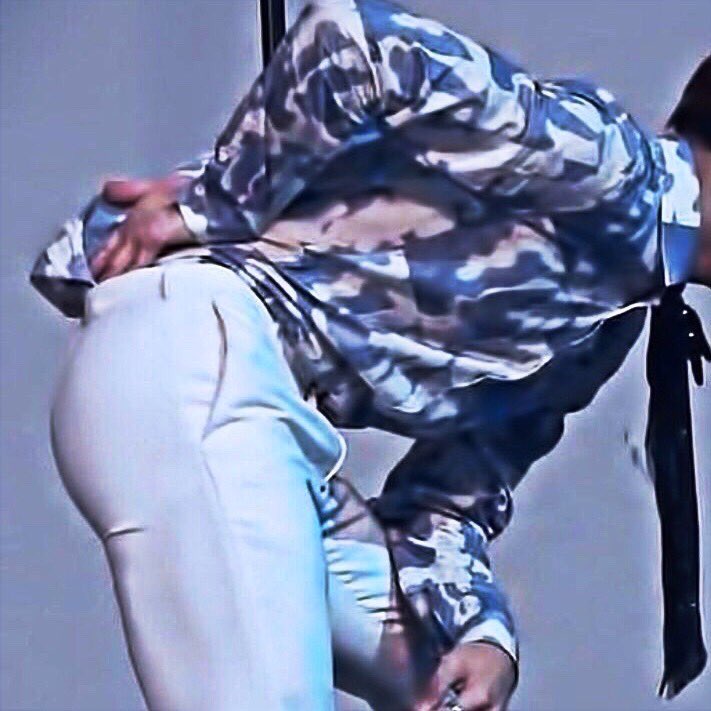 Jungkook’s perfectly sculpted body - a thread