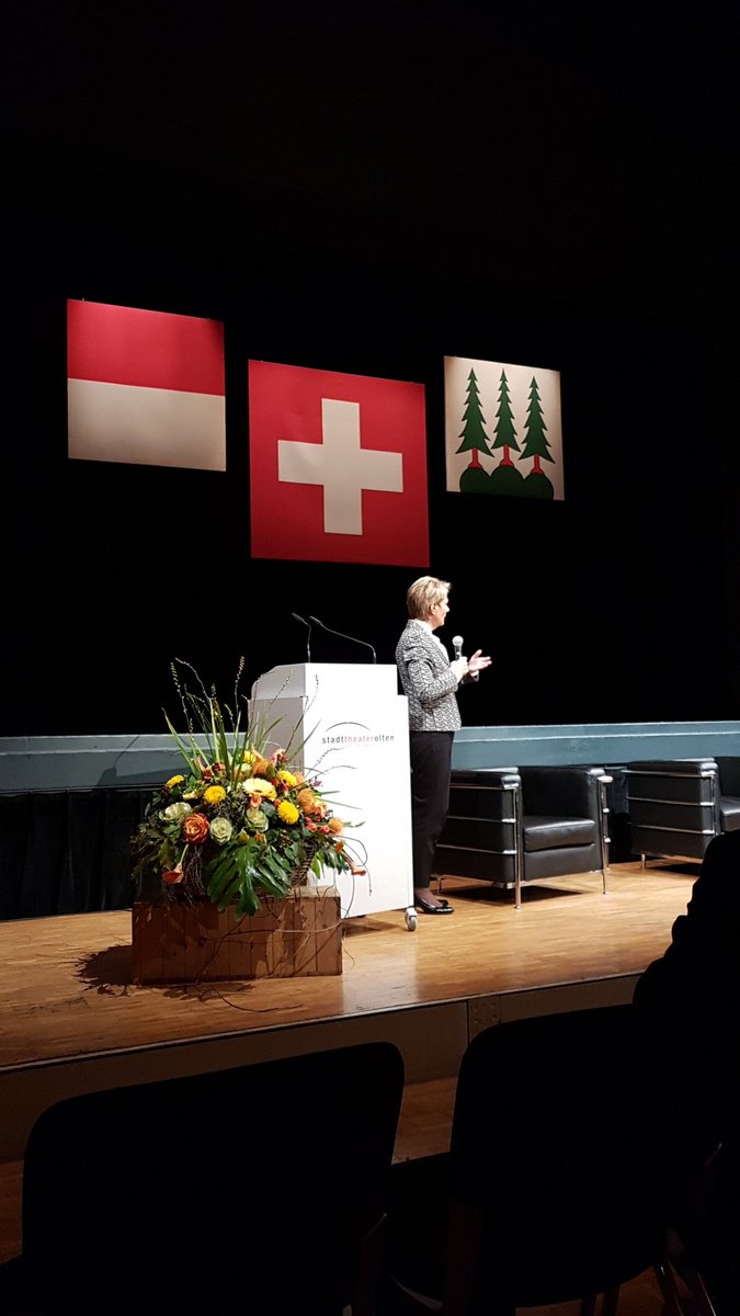 kgvSolothurn's tweet photo. BR Karin Keller-Sutter in Olten. Ein Anlass organisiert vom @kgvSolothurn @sohk_ch @AIHK_CH #AargauischerGewerbeverband https://t.co/e1I4wLvU1I