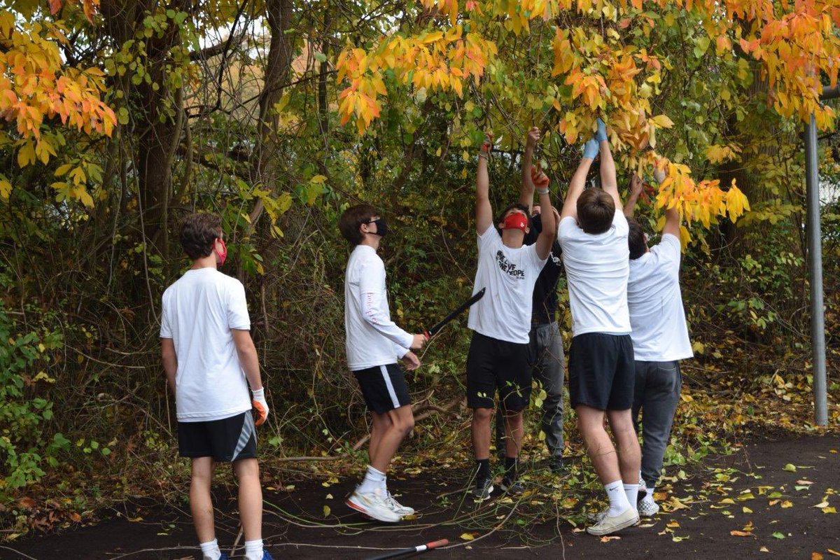 fairfieldprep's tweet photo. Prep students joined @fullcourtpeace to refurbish and restore the basketball court at Wilbur Cross Elementary School in Bridgeport over the weekend. #MenforOthers #FairfieldPrepChristianService #MissionInAction @jesuitschools https://t.co/pd837lCSrd