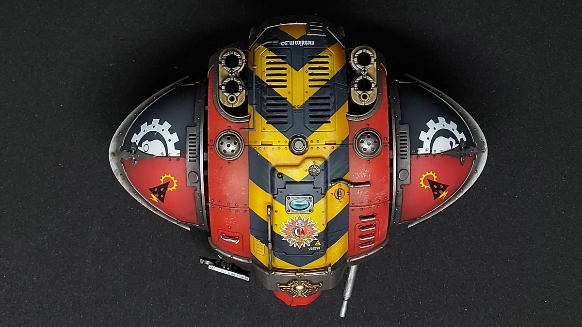 BDali21247075's tweet photo. I finished the Carapace for my first #HouseRaven Knight Questoris. Weapons and body detailing is up next, before I start working on the legs. #WarhammerCommunity #PaintingWarhammer #New40k #ImperialKnights https://t.co/80LFPgXtMX