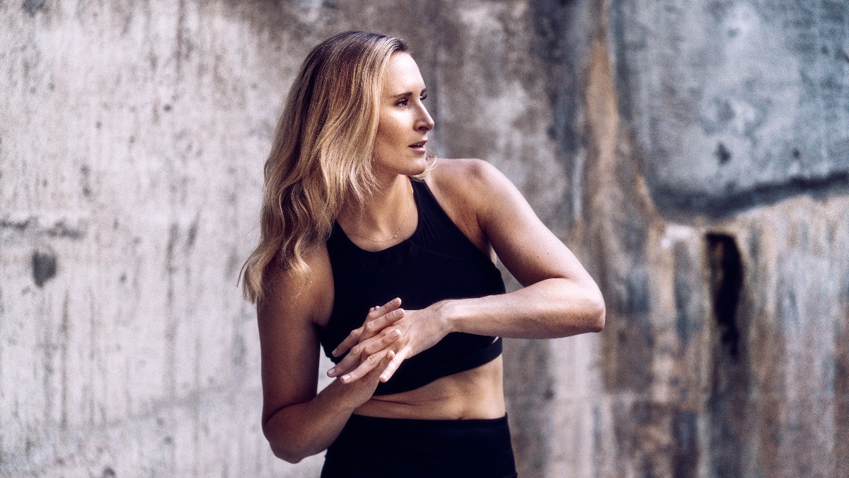 #MondayMotivation The year is almost over, but it's never too late to start working on your #FitnessGoals. Imagine where you could be in 2 months if you take that first step today >> https://t.co/nmakodhUhU https://t.co/Ki7bFC3HZQ