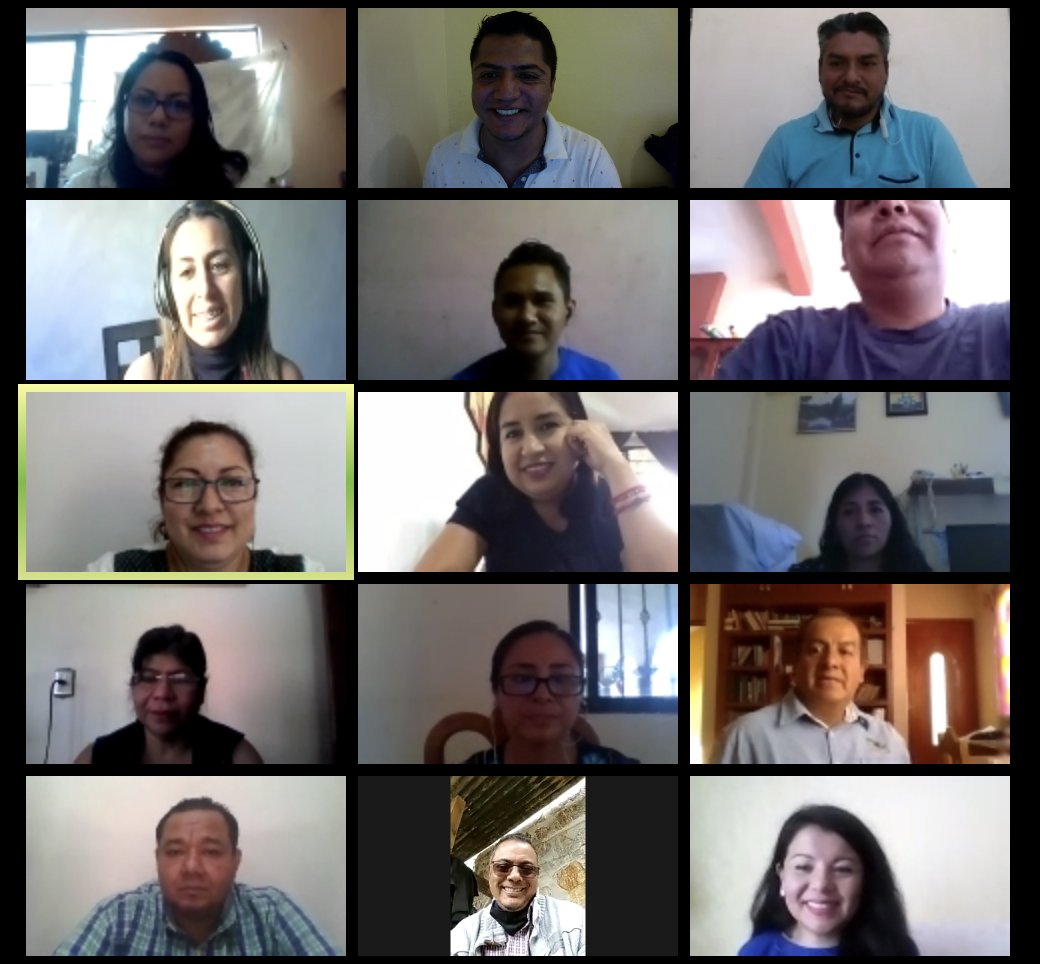 JoabKalid's tweet photo. Bienvenidos al curso de Redes Sociales que ahora se imparte a personal del @CECyTEOaxaca #Oaxaca https://t.co/lX9Eao8CCH