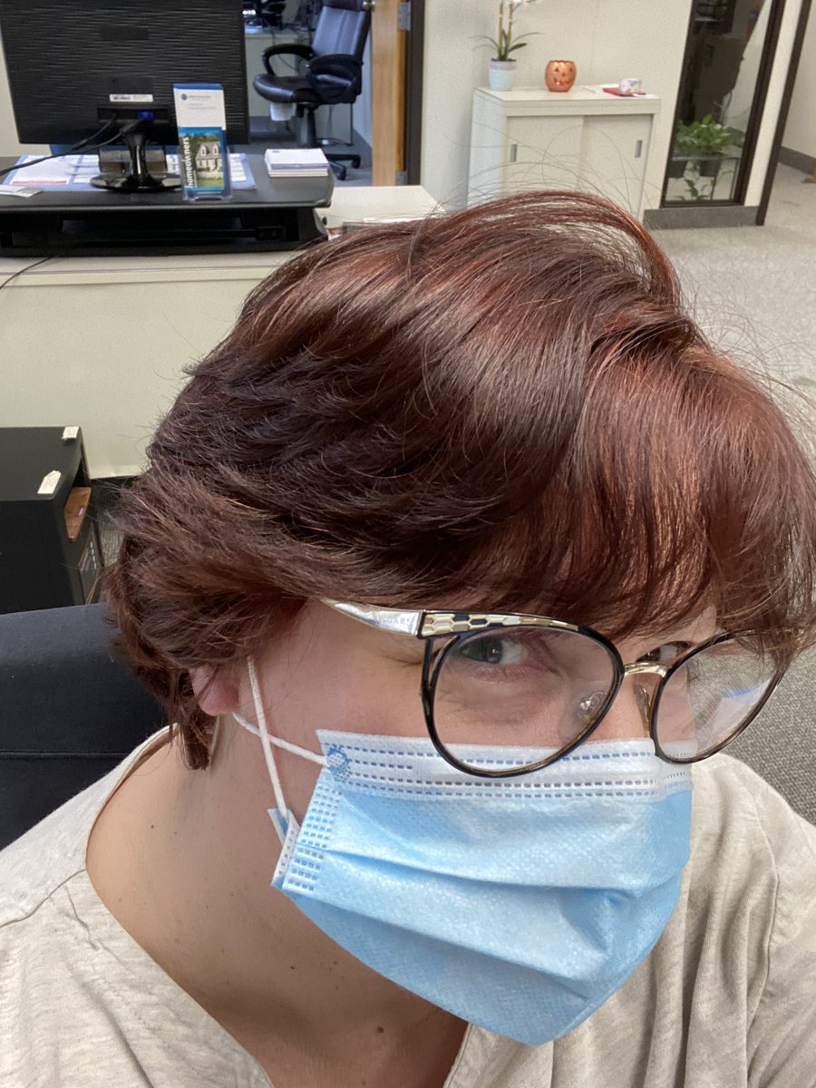 MazeHaze's tweet photo. Where the heck have I been that crossing the chord stops glasses from fogging?  #covidstuff #pandemiclessons #officeprotocol #COVID19 https://t.co/LpVxyPBEBO