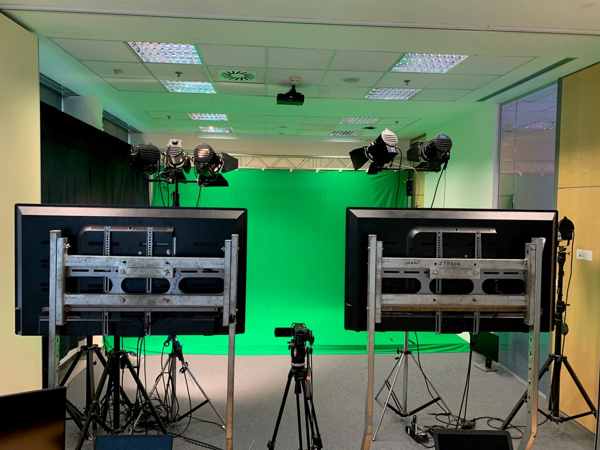 Bohužel žádné provizorium, on-line vysílání pojede až do jara. Ale to není podstatné. Důležité je ať to všichni ve zdraví přečkáme. :-)