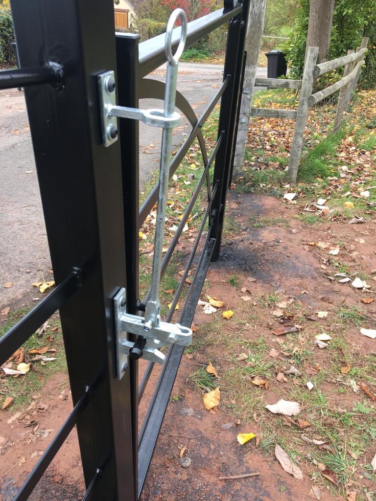 AWBMetalwork's tweet image. Hunt gate in estate fencing style #blacksmithing #engineering #fabrication #gate #estatefencing #handmade #handmadeinherefordshire