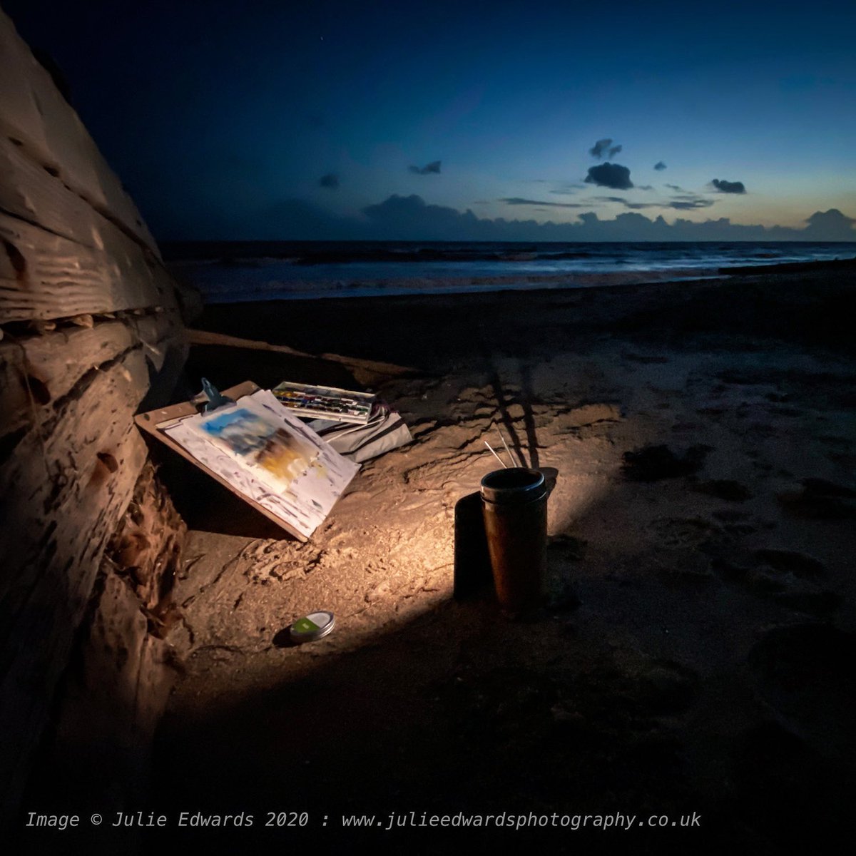 j_edwards_art's tweet image. Went down to #worthingbeach just after sunset this evening, started a piece of by #torchlight (ok #iphonelight ) in #penandwatercolor to which I am adding #oilpainting #oilsticks in the studio.  #worthing #worthingartist #worthingart #beachlife #eastbeachstudios