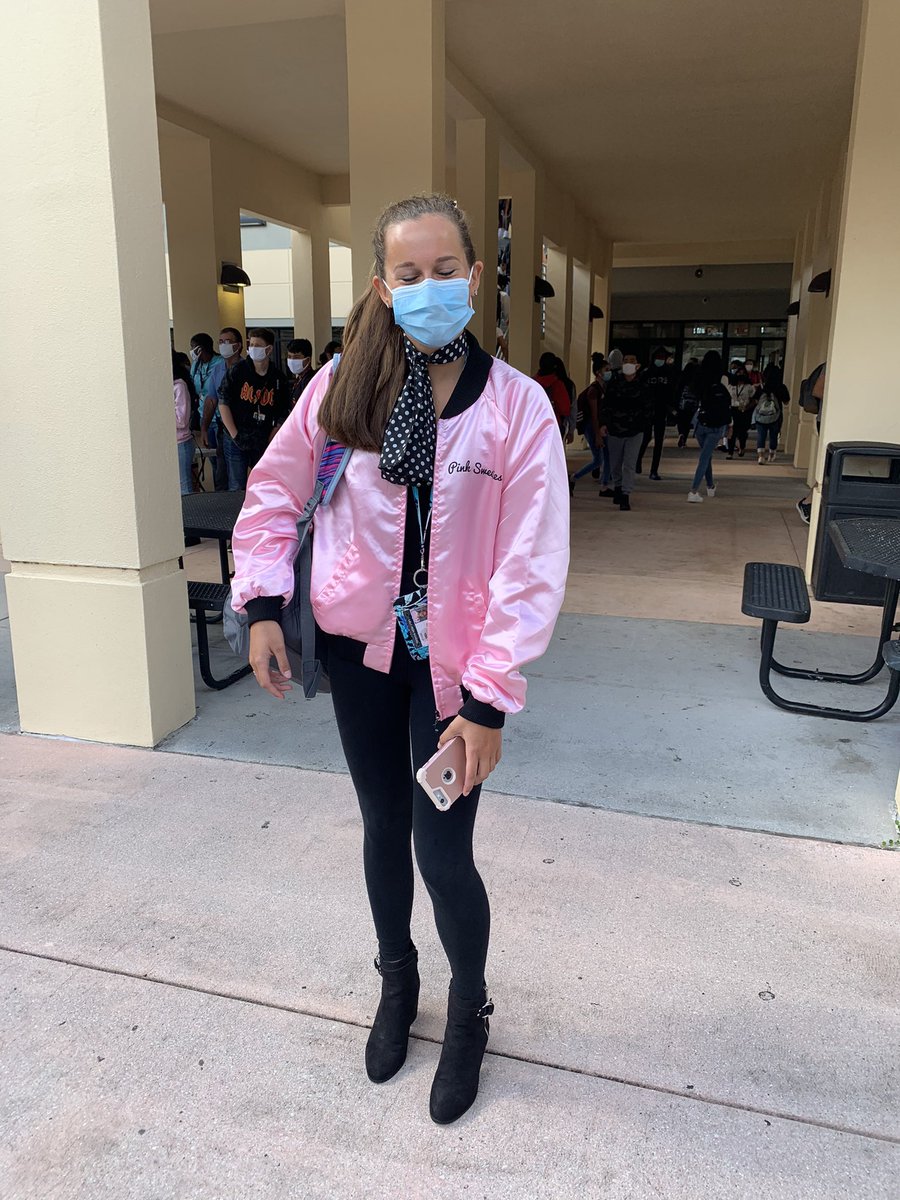 WeAreLely's tweet photo. Homecoming week at Lely HS! Day 1 - Dressing through the Decades! @WeAreLely @collierschools https://t.co/i97SgFbDV0