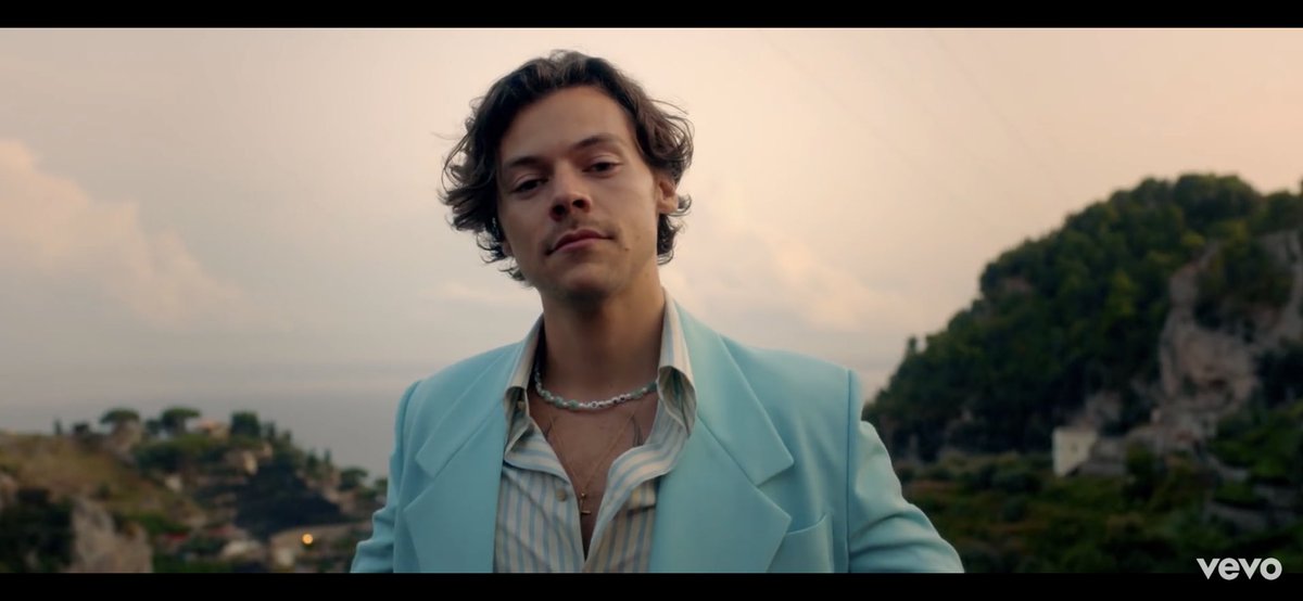 random screenshots from the mv a thread :)