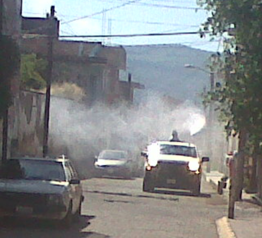 SOSCajititlan's tweet photo. @SalvadorZamoraZ @saludjalisco Dice el dicho " no hagas cosas buenas que parezcan malas" que no podian avisar que hiban a tirar contaminantes para los que tenemos cortina cerrarla y no tragar carnes pollos gorditas jugos con contaminantes Y MIS RIÑONES QUE?? que alcabo cumplen! https://t.co/6z0GCQB1Hr