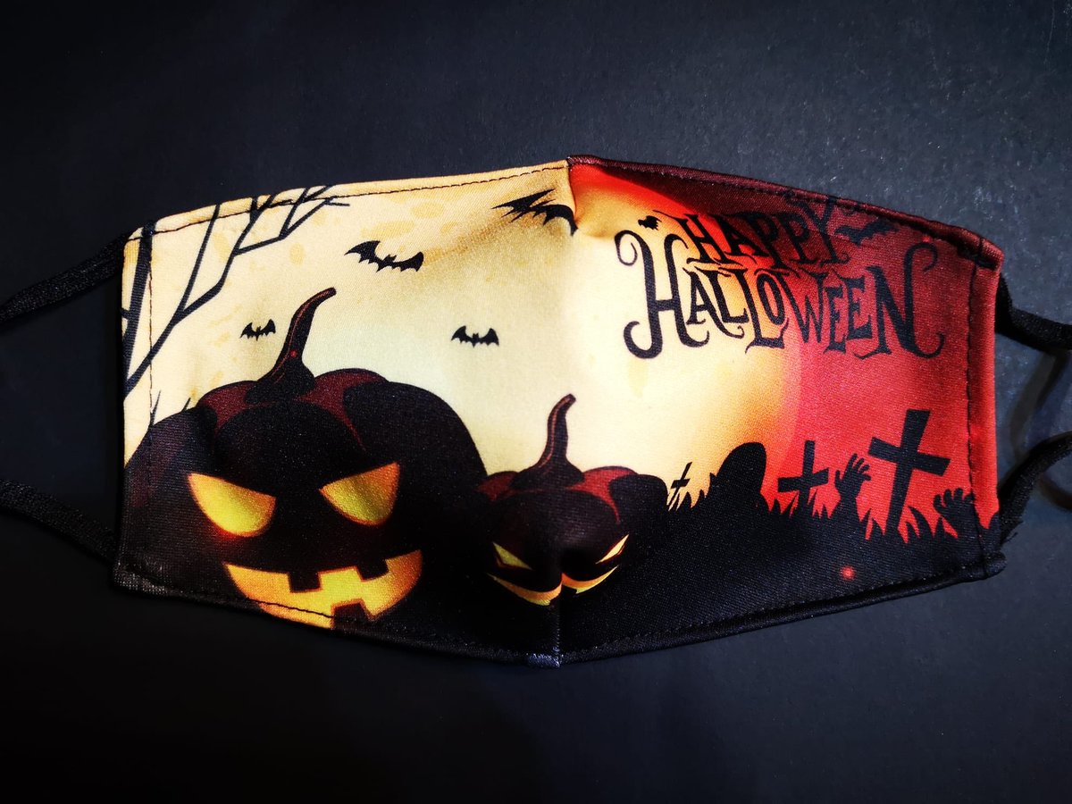 losdanko's tweet photo. Estamos en semana de #Halloween y #losdanko queremos celebrarlo con vosotros, así que sorteamos un par de máscaras entre todos los Dankistas que hagáis RT a esta publicación. Diremos los ganadores durante el próximo podcast. ¡Atentos y a pasarlo terroríficamente bien! https://t.co/5RjQasTm6Z