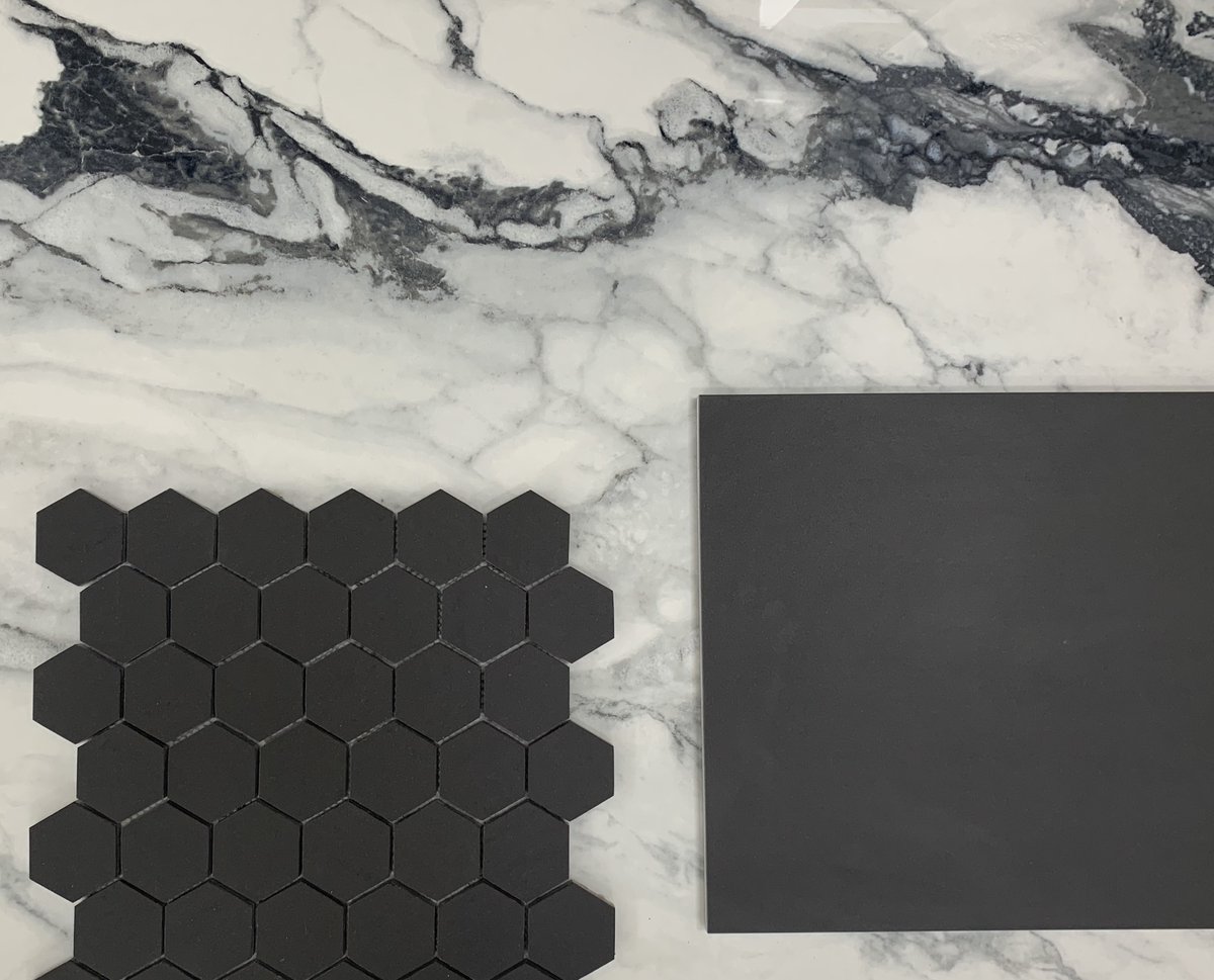 RialtoTX's tweet photo. Our #terrabianca series 24x48 Polished
Combined with:
- Ark Black 12x24
- Double Loading black matte 12x24
- 2x2 square mosaic Double Loading matte
- Hexagon 2x2 mosaic Double Loading matte

#doubleloadedporcelain #flooring #porcelaintiles #designinspiration #tiledistributor https://t.co/TTG9QEdGrG