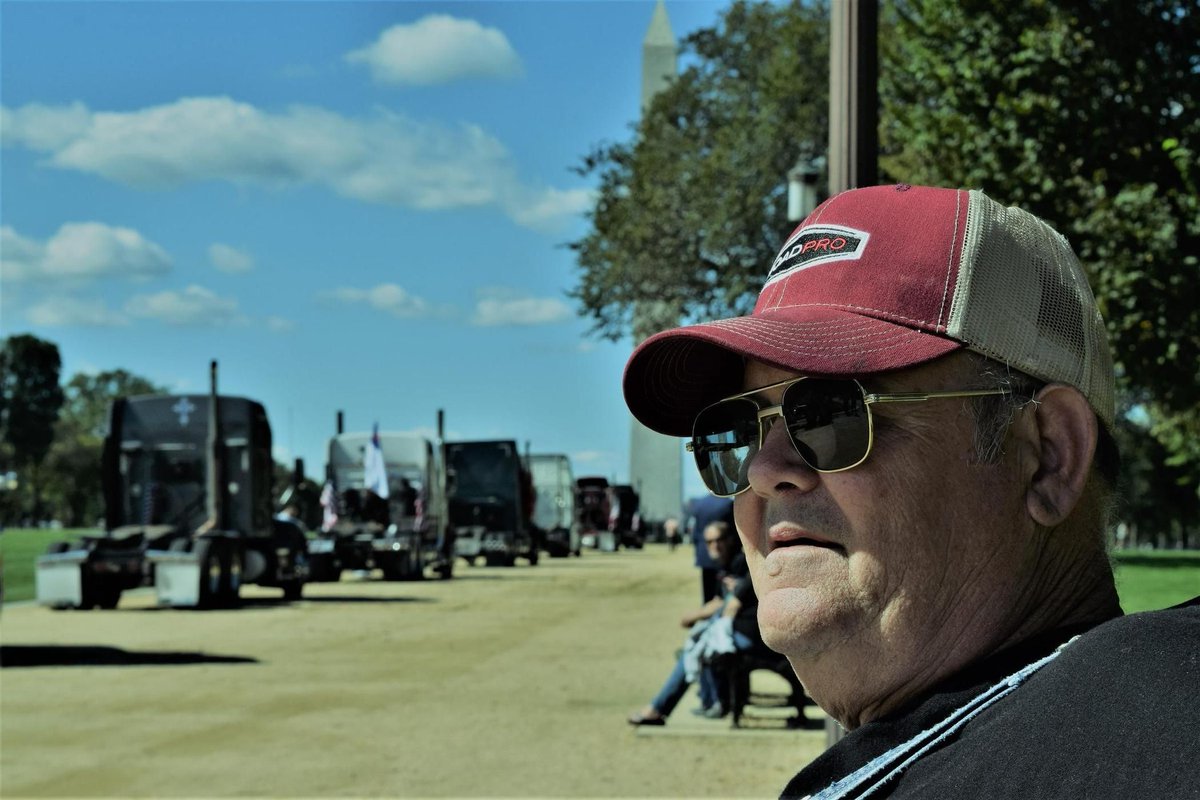 CommercialLines's tweet photo. Sell service, haul value, build relationships — words to the wise, from a longtime independent:

https://t.co/XaqL7JoY1I

#truckers #trucking #FleetOwners #TransportationInsurance https://t.co/J9mOfWoUZS
