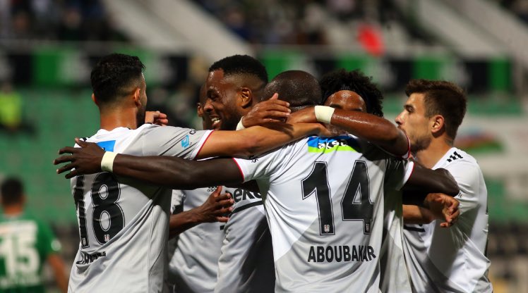 Beşiktaş maçlarının son 10 dakikasında değil korana, bana ne testi yapılırsa yapılsın kesin pozitif çıkar. Her hastalığın sebebi.