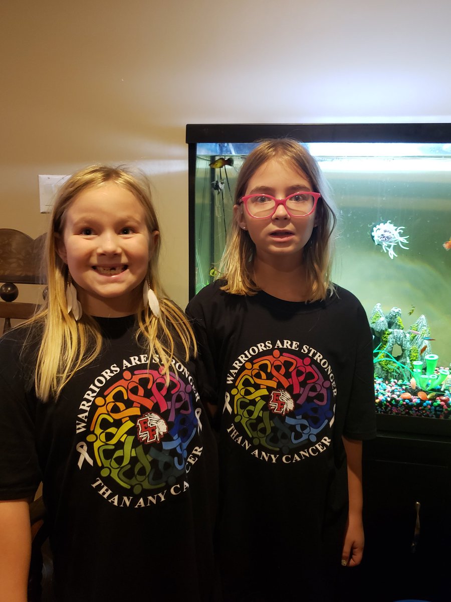Lizb002's tweet photo. Twin day for EFMS @MartellTrisha @EFMS_PBIS https://t.co/UMh2HWJJFs