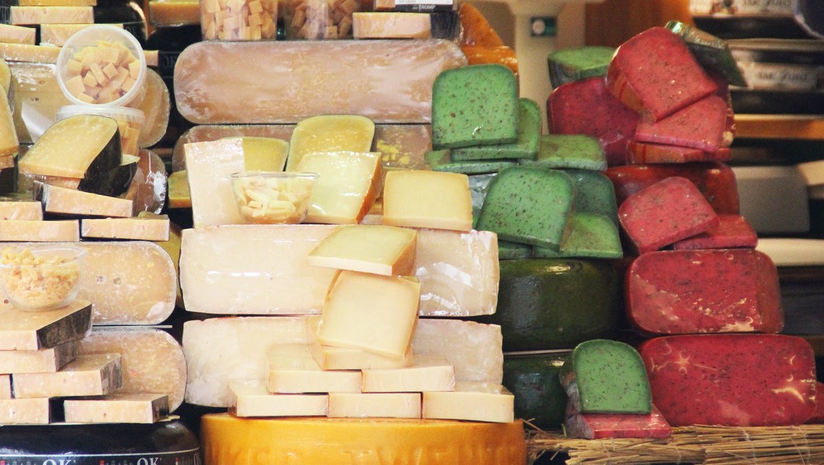 Have you ever tried Wasabi Cheese or Truffle Cheese or Red Pesto Cheese? No matter what variety - Dutch Cheese - simply delicious! Taste some on our culinary walking tours. 
#dutchcheese #foodjourneys