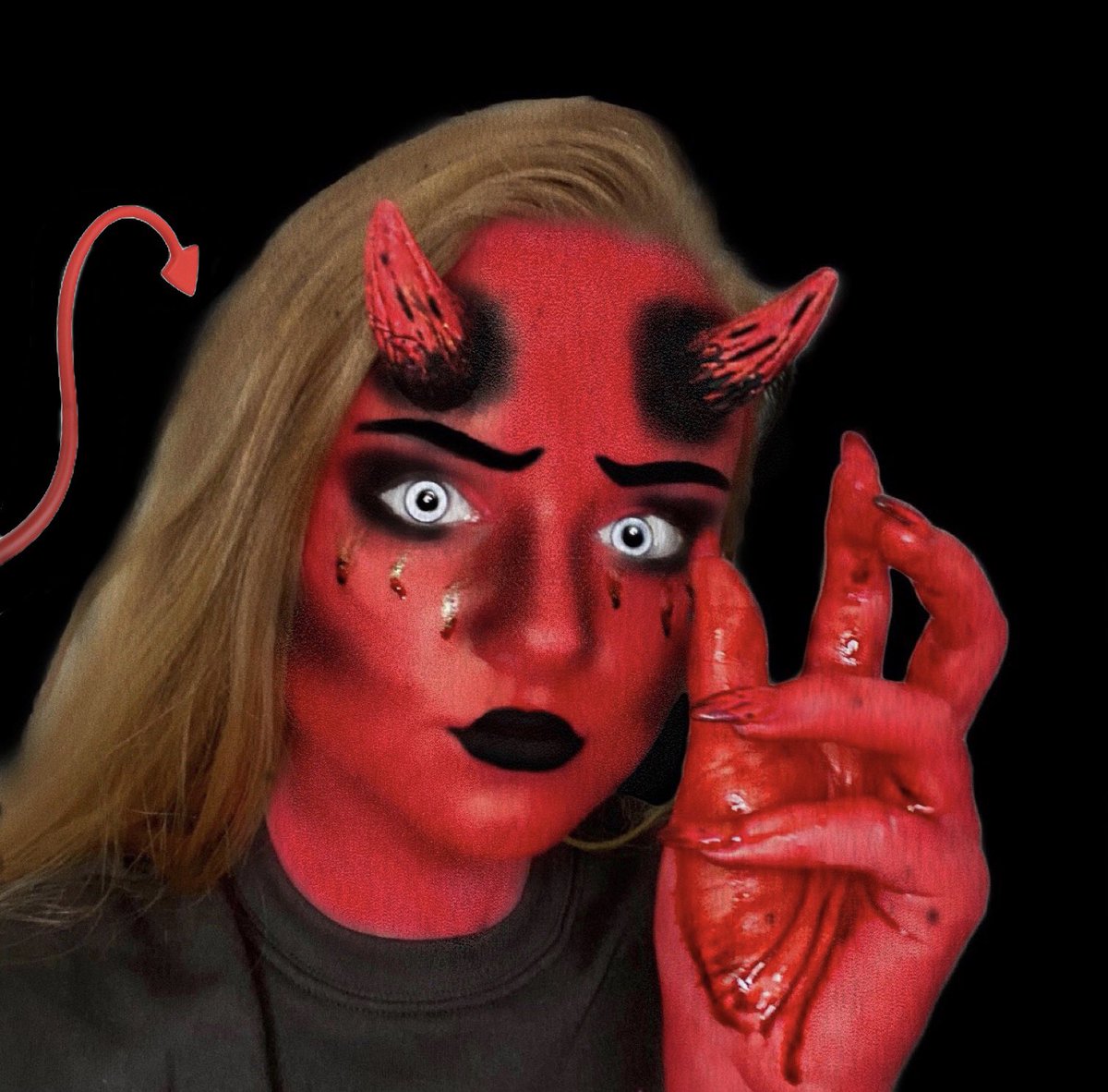 Devil👹 
halloween look #3

⁃@mehronmakeup & @jeffreestarcosmetics Conspiracy Palette 

#31daysofMehronHalloween #Mehron2020 
#100daysofmakeup #undiscoveredmuas #creativemakeup #wakeupandmakeup #mehronmakeup #morphe #morphebrushes #art #muas #mua #muassupport #colorful