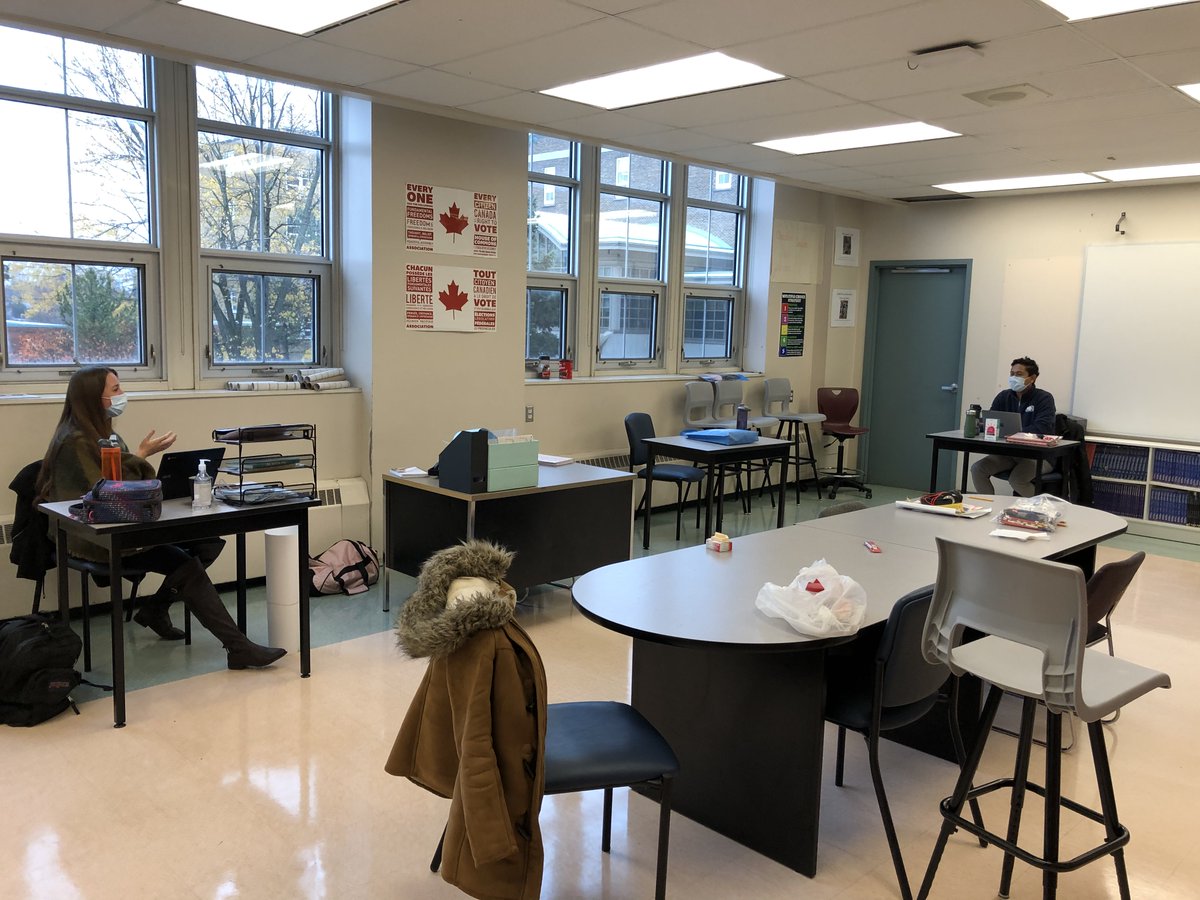 Nice to see @MHoweOCSB department workspace in action. Here are @M_Siciliano and @MrOzamiz in a deep discussion co-planning their HRE1O RST from a distance! #Collaboration #BeInnovative @ImmaculataOCSB