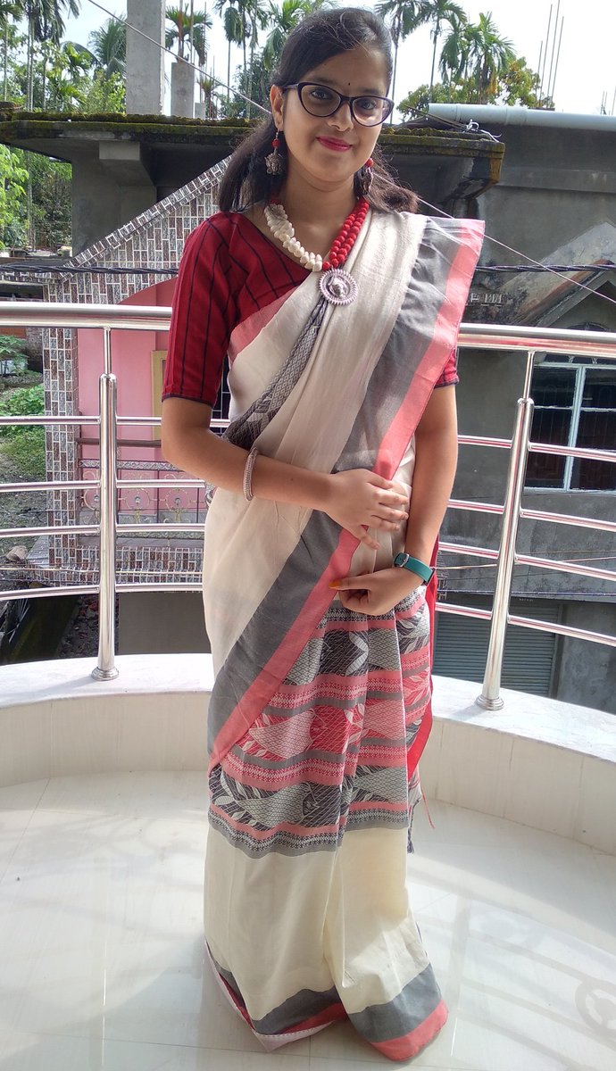 PriyakshiSen's tweet photo. শুভ বিজয়া...❤️❤️❤️
#দশমী #শারদীয়া২০২০ #SareeTwitter #SareeLove #SelfLove #HandmadeJewelleries #EndOfAnotherPujo https://t.co/BdnetdraCb