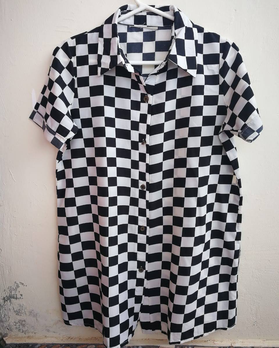 MwembaMariam's tweet image. Heyy guys,
I sell vintage shirts and each shirt goes for Ksh. 650, 
Stay classy🤪, and kindly retweet, my customer might be on your TL❤️...if you have any inquiries feel free to dm❤️