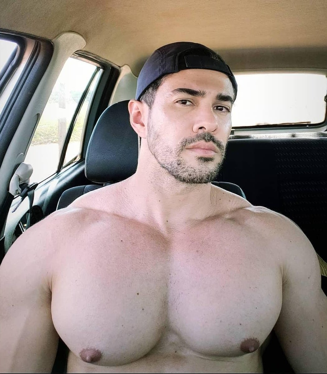 ElS0f6EXIAMU-jN?format=jpg&name=large