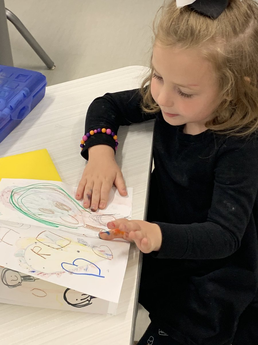 JISD_Elementary's tweet photo. Ms. Whitmire’s kindergarten students are loving making books. #writingisreading #learningbydoing https://t.co/nLCXJUH0D1