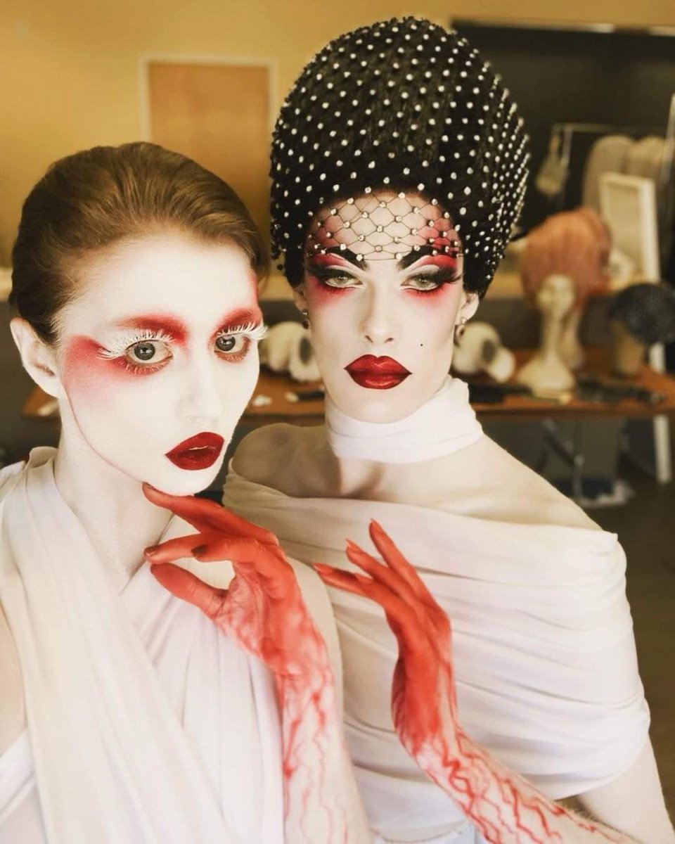¡PAREN TODO!
Allison Harvard de ANTM y Gigi Goode de RPDR y sus look para #Halloween2020
Amo con escándalo este #crossover ❤❤❤❤ https://t.co/QAYuTwewq0
