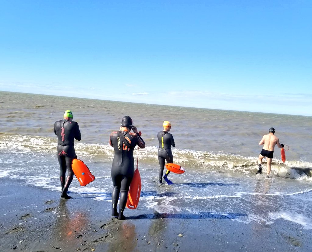 dario_def's tweet photo. Esto no es MAR del plata...
Es natación en aguas frías.. Si acá en Rg 😉
#aguasabiertas #aguasfrias https://t.co/Yf4uJf7jzz
