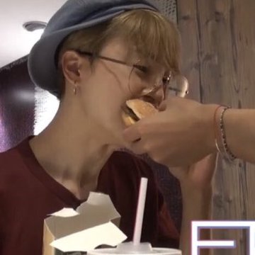 vmin is always sharing their food with eachother