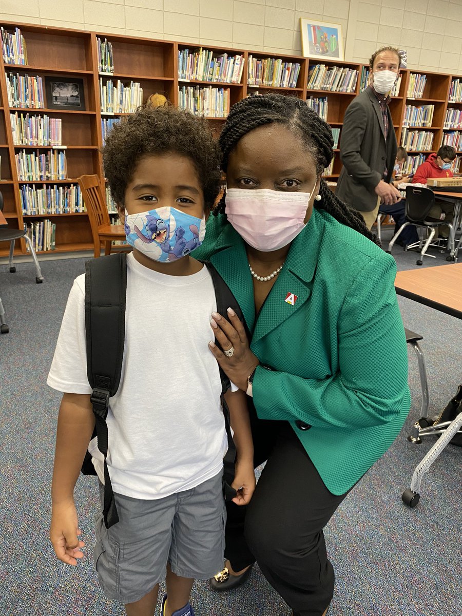 Thank you <a href="/AldineISD/">Aldine ISD</a> <a href="/drgoffney/">Dr. LaTonya M. Goffney</a> <a href="/JacksonLeeTX18/">Sheila Jackson Lee</a> @drsimpson353 <a href="/HP/">HP</a> for providing my son with another resource to be academically successful 💛