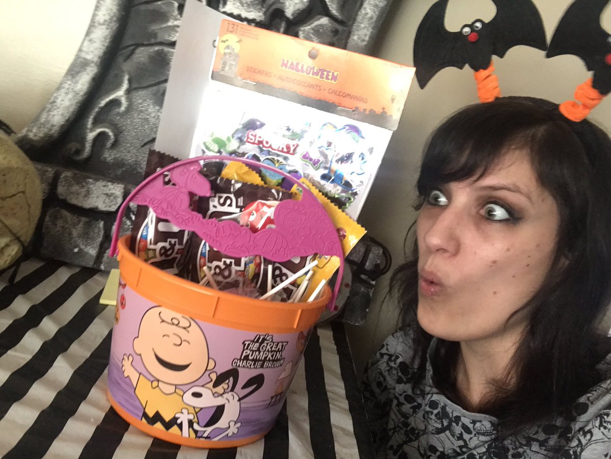 6StringedStudio's tweet image. I am excited for the Halloween fun this week! I am bringing a music rhythm game and candy for lessons! Stay Safe out there on the 31st!! #yyc #calgary #halloween 
🎶✨🍬🎃👻🎶✨🍬🎃👻