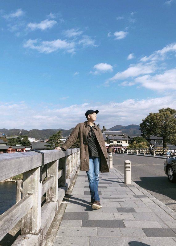 POV: you're traveling all around the world with Namjoon 