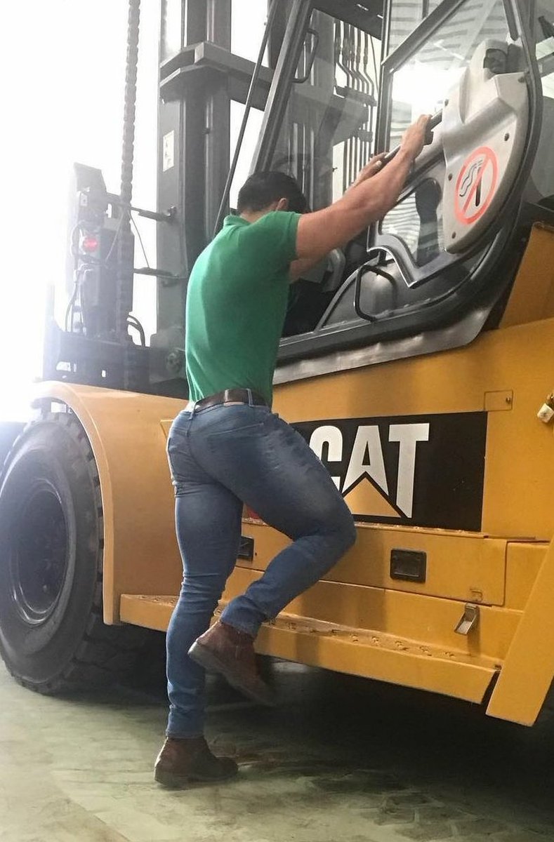 HornyGuyBootie's tweet photo. That's a beautiful tractor #menbootie #fetish #likebootie #gaymen https://t.co/6CSLEjvnej
