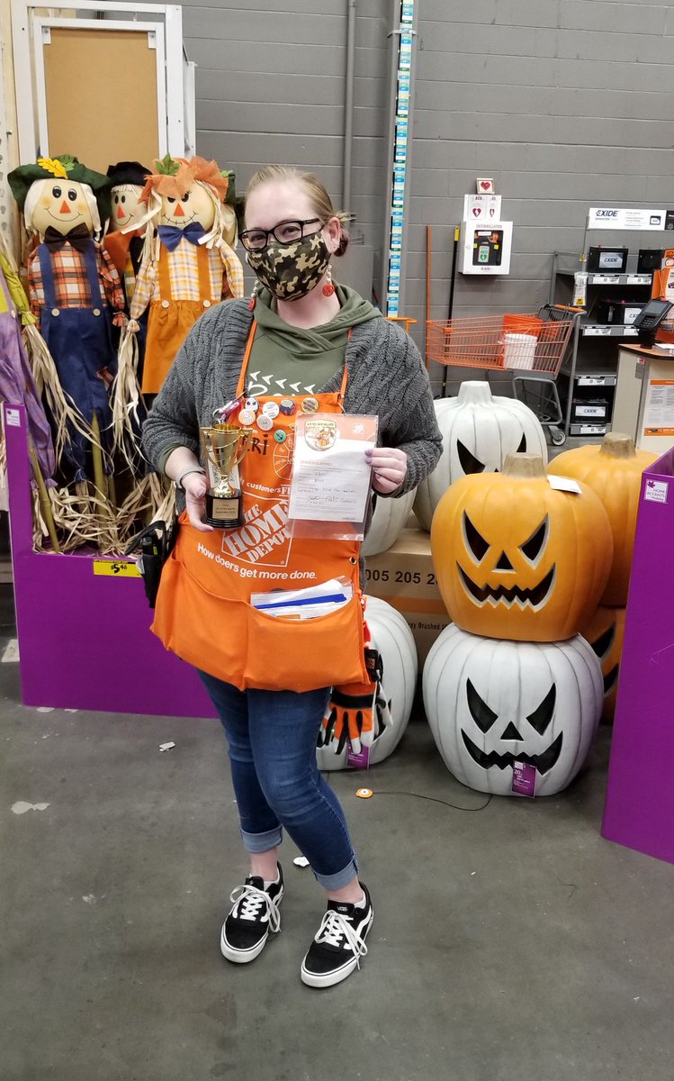 Recognizing Cheri as Supervisor of the month! A small token of our gratitude for helping drive not only her metrics, but our inventory process! You rock! 😎🤩 <a href="/RealJayPeee/">Jon Peters</a> <a href="/THDGabeC/">THDGabeC</a> @hammertime4737 <a href="/CheriMamaBear/">Cheri</a> @Ken_D19DM