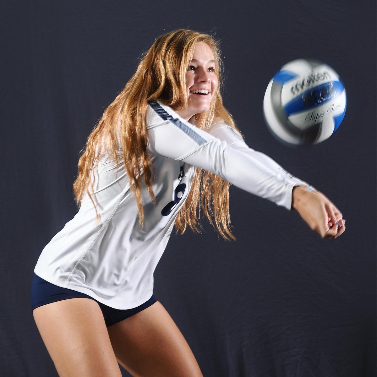 UNHVOLLEYBALL's tweet photo. 🐾 #MEETTHETEAM MONDAY 🐾
NAME: Hannah Serbousek #8
HOMETOWN: Fort Collins, Colorado
YEAR: Freshman
POSITION: Outside Hitter
MAJOR: Environmental Science
3 BEST THINGS ABOUT UNH: Dining Hall, the People, and the trees https://t.co/DBTpA8VVrG