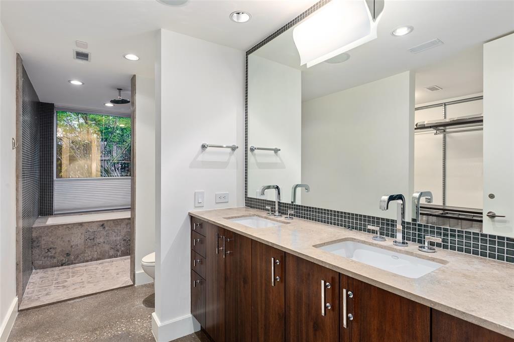 foundersre's tweet photo. What $1 million dollars looks like in Dallas County
3 beds | 2.5 baths | 3656 Sq. Ft.
Beautifully modern and unique. What do you think of this homeβs design?
#foundersre #foundersrealestate #thisisREAL #dallasrealestate #realtor #realestateagent #dfwrealtor #realestatedallas https://t.co/ROtuBqrvdJ