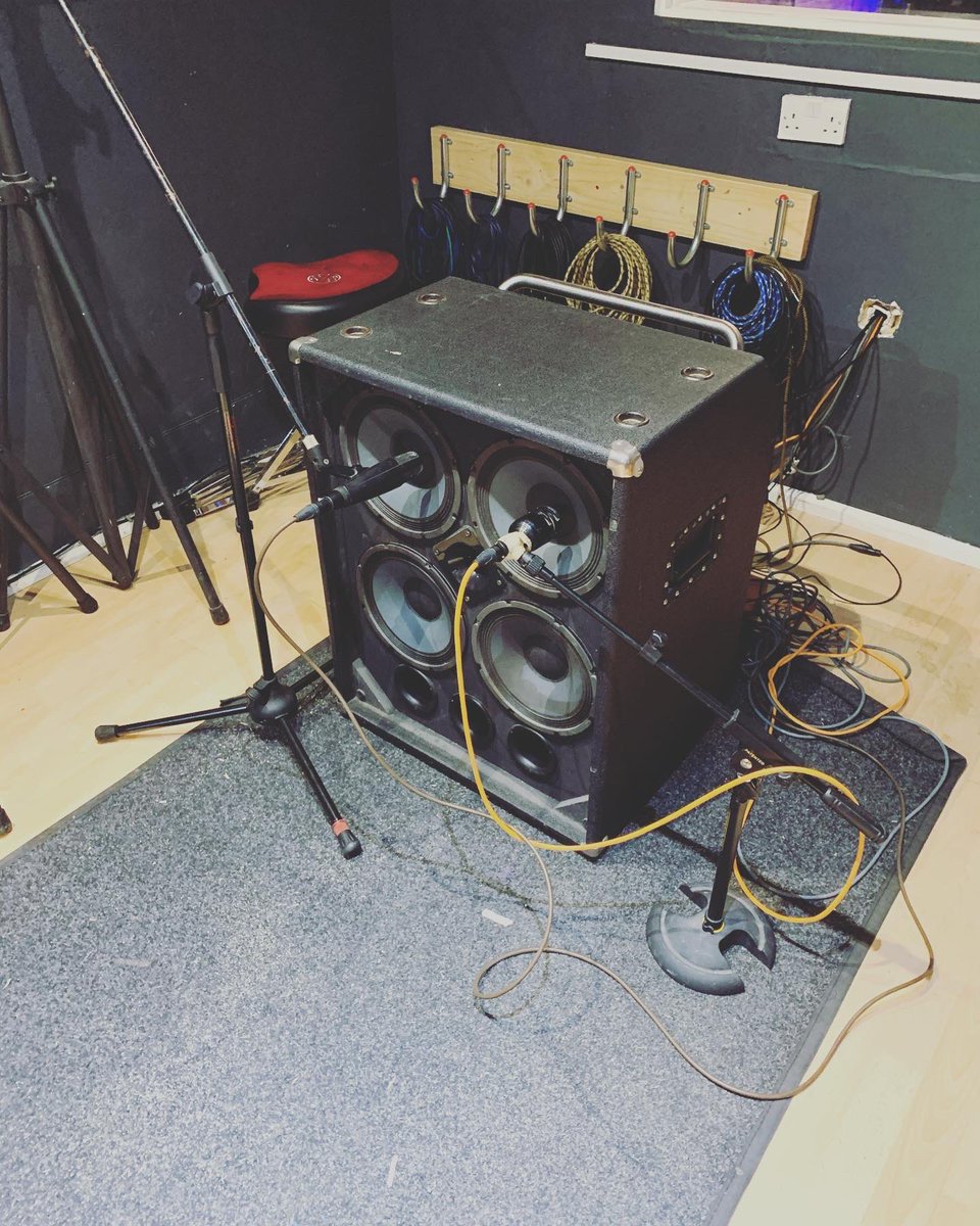 garethhaskins64's tweet photo. First day of bass tracking done, two more tracks tomorrow then the bass for @OneLastThrillUK debut album is done! 😎 https://t.co/gszPuhIJOV